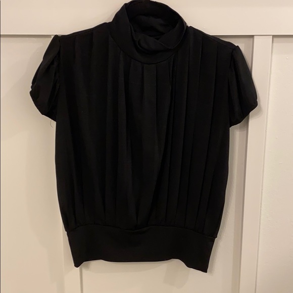 High neck, snatched waist, puff sleeve, keyhole - Picture 1 of 3